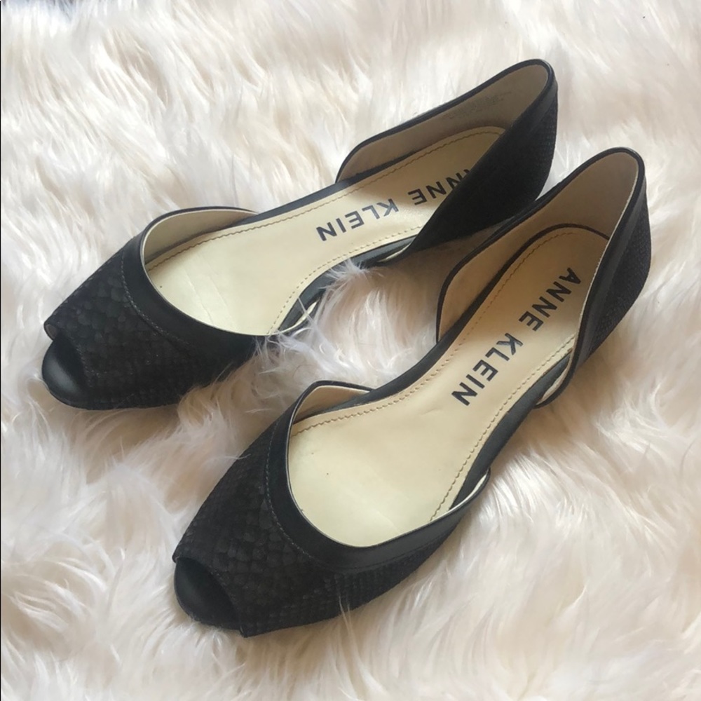 Anne Klein Open toe flat size 9